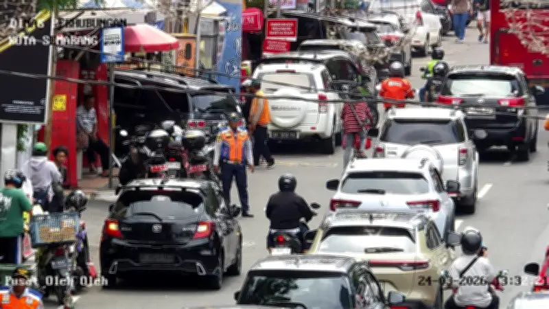 Arus Balik 2026: One Way Lokal di Tol Semarang Picu Kepadatan Jalan Protokol