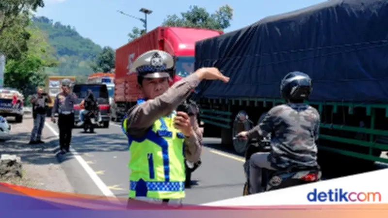 Arus Mudik Mulai Padati Jalur Limbangan Garut, Sistem One Way Diterapkan