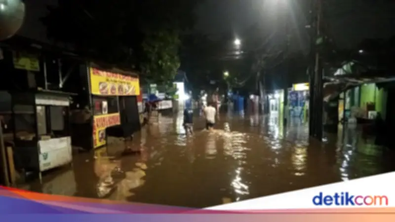 Banjir 60 Cm Rendam Jalan Bintaro Jaksel, Rumah Warga Tergenang