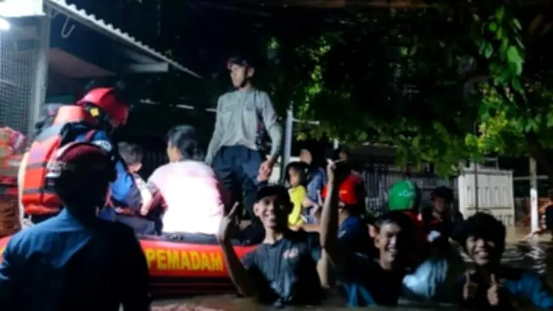 Banjir Ciracas Disebabkan Kiriman Air Hulu, Bukan Turap Jebol