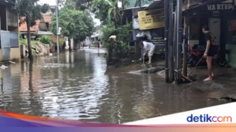 Banjir Hampir 2 Meter di Pela Mampang Jaksel Mulai Surut, 40 KK Terdampak