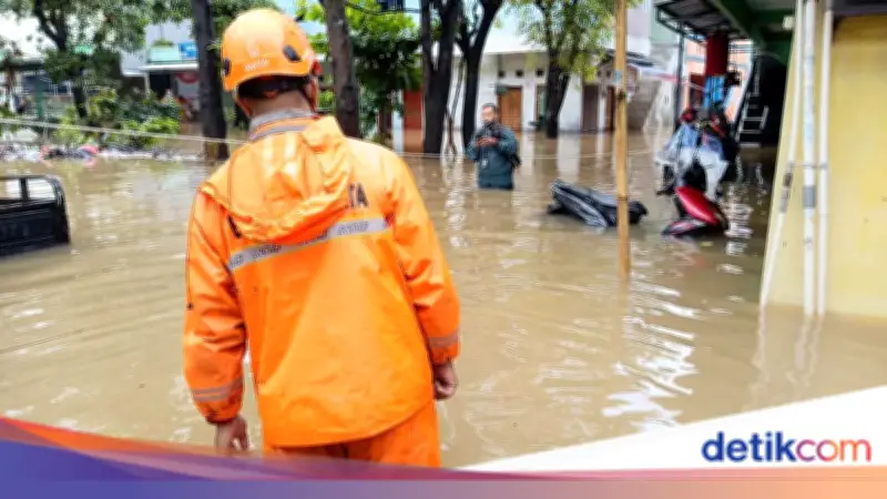 Banjir Jakarta Meluas, 105 RT dan 19 Jalan Terendam Akibat Hujan Semalaman