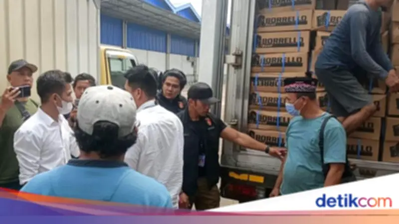 Bareskrim Polri Gagalkan Peredaran 9 Ton Daging Impor Kedaluwarsa Jelang Lebaran
