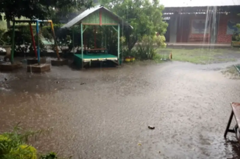 BMKG Peringatkan Cuaca Ekstrem Hujan Lebat dan Angin Kencang Saat Libur Lebaran