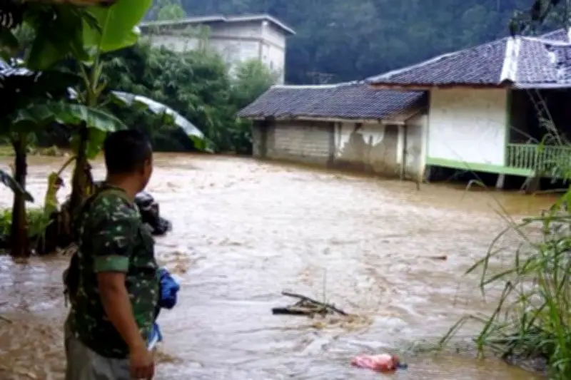 BNPB Catat Bencana Hidrometeorologi Basah Melanda Beberapa Daerah Saat Lebaran 2026
