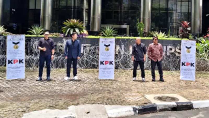 Boyamin MAKI Sindir KPK Soal Pengalihan Tahanan Rumah Yaqut dengan Kirim Banner