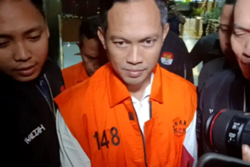 Bupati Cilacap Tersangka KPK, Diduga Paksa Bawahan Beri THR Rp 610 Juta