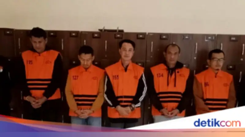 Bupati Rejang Lebong Tulis Kode Inisial untuk Menangkan Kontraktor Bayar Suap