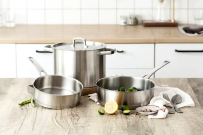 Cara Menyimpan Panci dan Wajan Agar Tak Cepat Rusak, Hindari Lokasi Ini