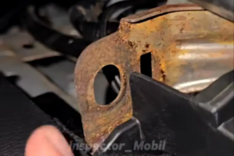 Cara Mudah Hilangkan Karat pada Perkakas Logam dengan Lemon dan Garam