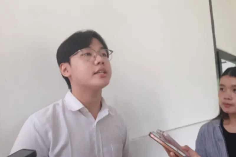 Darren, Mapres UI, Ciptakan Inovasi Baju Batik Ramah Disabilitas