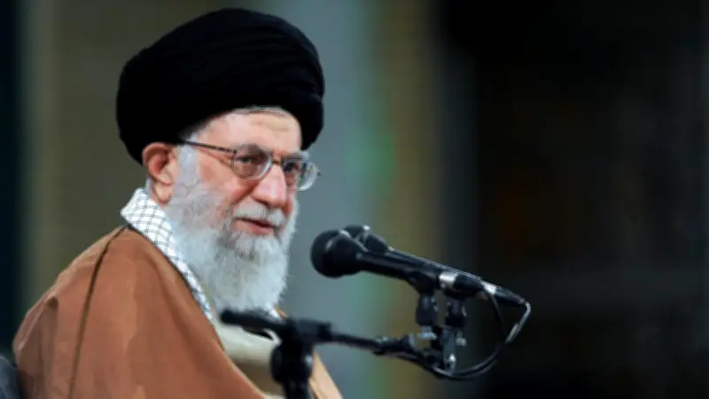 Demo Membara di Iran, Warga Ratapi Gugurnya Ali Khamenei dan Kutuk AS-Israel