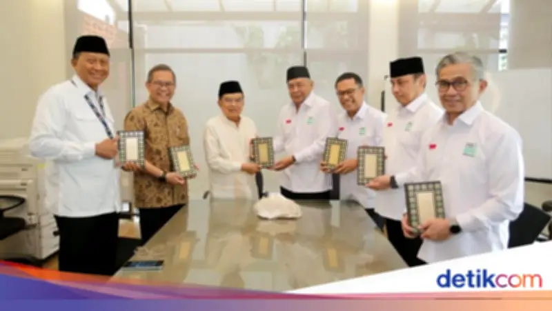 DMI Terima 2.000 Mushaf Al-Qur'an Wakaf dari Sinar Mas untuk Tingkatkan Literasi Keimanan