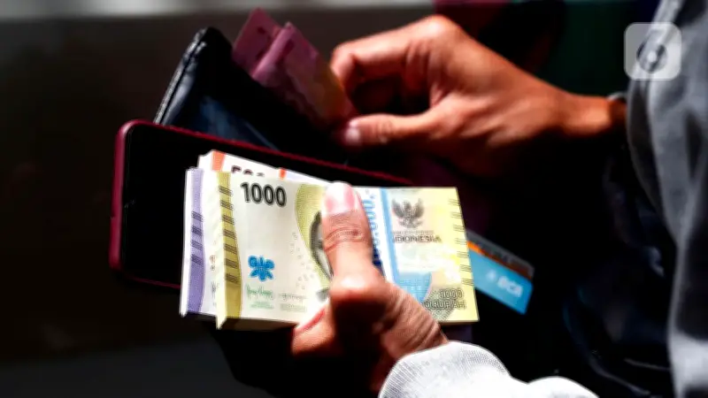 DPR Dukung Pemotongan Gaji Pejabat: Sinyal Moral di Tengah Tekanan Ekonomi Global