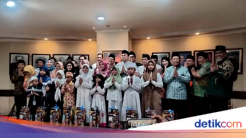 DPRD Surabaya Gelar Buka Puasa Bersama Anak Yatim, Kenang Almarhum Adi Sutarwijono