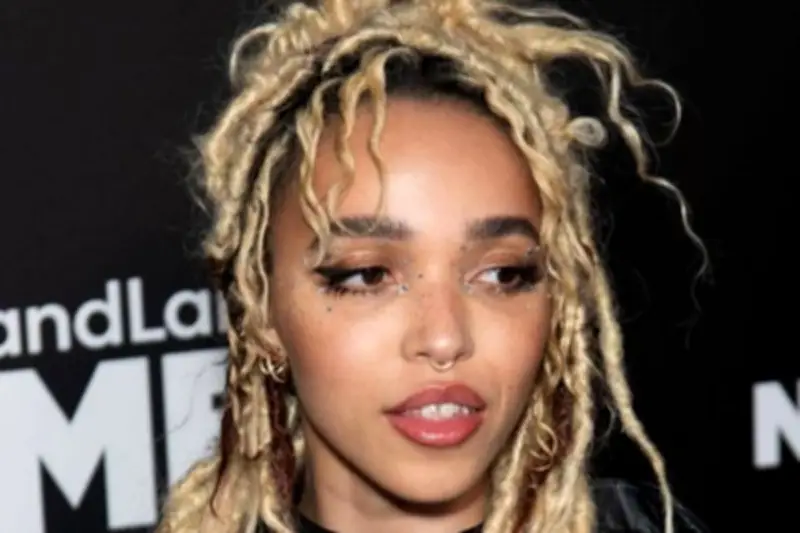 FKA Twigs Gugat Shia LaBeouf Soal NDA Dugaan Kekerasan Seksual