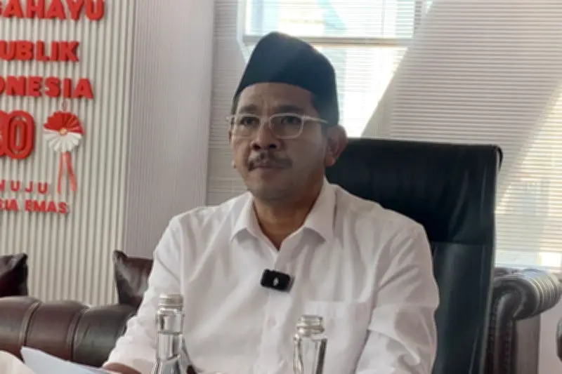 Foto Dirjen Bimas Islam Salurkan Dana Hibah Rp 500 Juta Ternyata Rekayasa AI