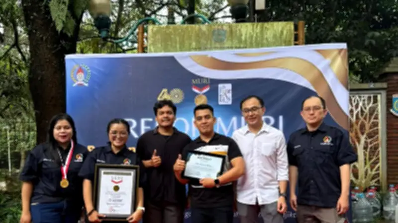 Gemabudhi Revitalisasi Sungai Tercemar Limbah Kimia dengan Ecoenzyme