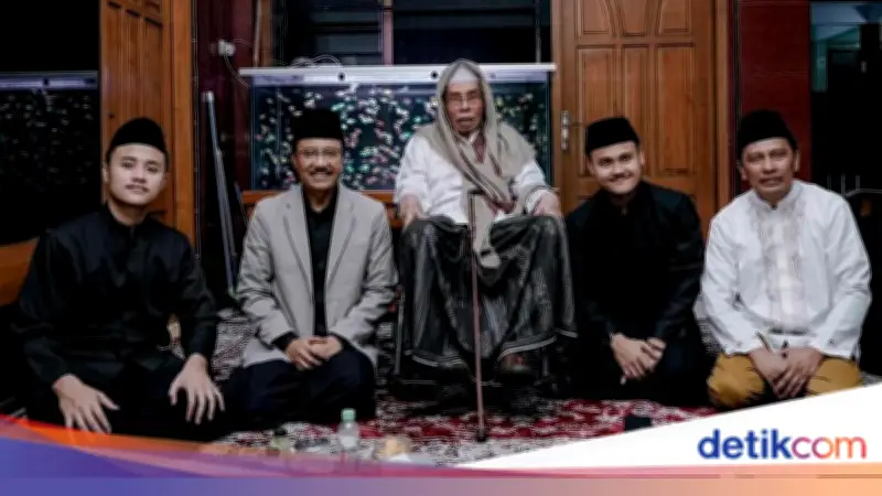 Gus Ipul Sowan ke Kiai-kiai, Idulfitri Momentum Silaturahmi dan Keberkahan