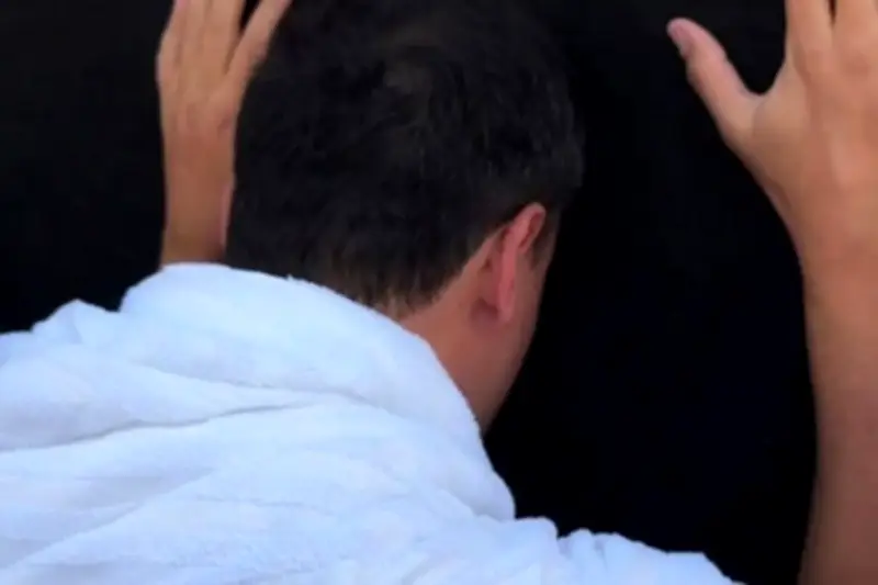 Hamish Daud Refleksi Hidup Saat Umrah di Hari Ulang Tahun Ramadan