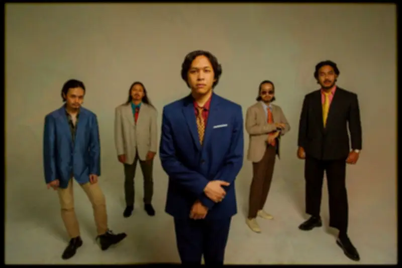 Hindia dan .Feast Batal Tampil di Land Fest 2026, Promotor Belum Selesaikan Administrasi