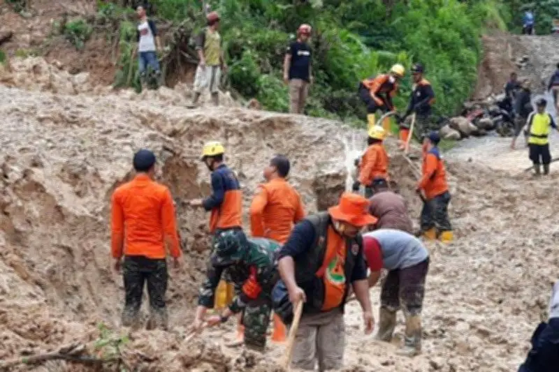 Hujan Deras di Majalengka Picu 25 Titik Longsor dan Banjir Bandang