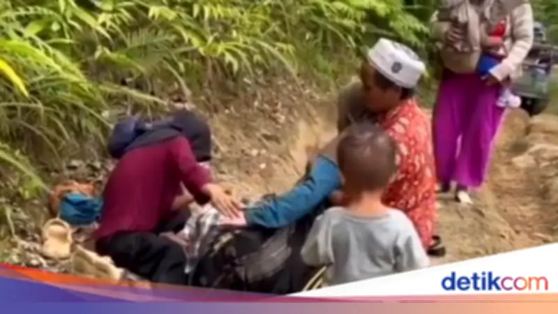 Ibu Hamil di Mamuju Sulbar Melahirkan di Jalan Akibat Akses Puskesmas Rusak