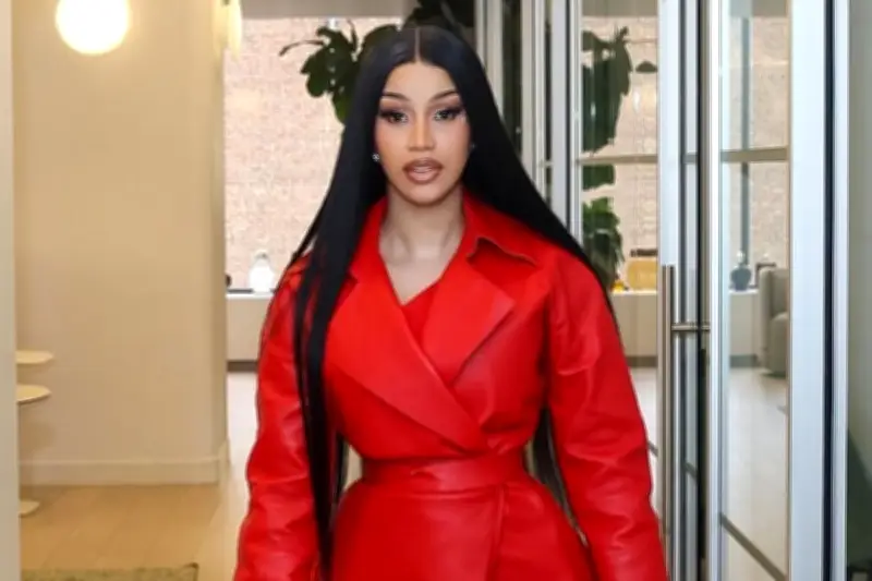 Insiden Viral di Konser Cardi B: Penggemar Tersiram Air Saat Tur Little Miss Drama