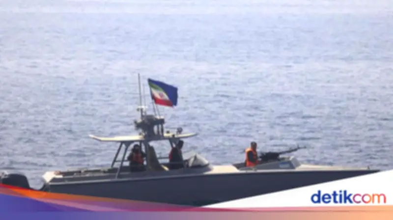 Iran Klaim Serang Kapal Tanker AS di Teluk, Selat Hormuz Diklaim Dikuasai