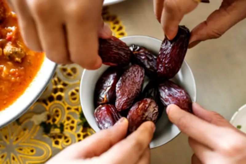 Jadwal Buka Puasa dan Shalat Karawang Hari Ini, 10 Maret 2026