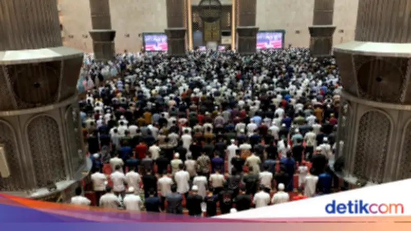 Jadwal Salat Tarawih Terakhir Ramadan 2026: Pemerintah vs Muhammadiyah