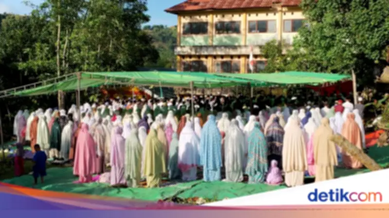 Jemaah Naqsabandiyah di Bima Gelar Salat Idul Fitri Lebih Awal Hari Ini