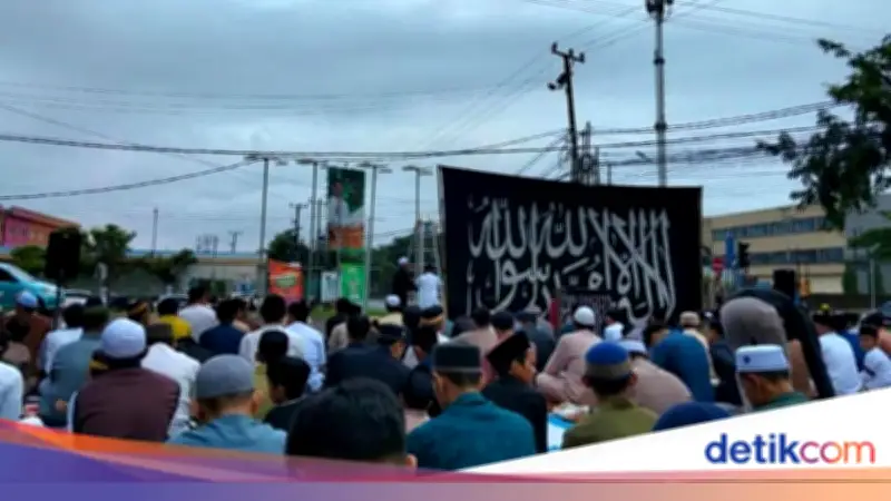 Jemaah Tarekat Naqsyabandiyah Makassar Gelar Salat Idul Fitri 1447 H dengan Khidmat