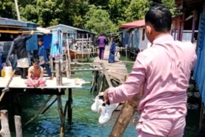 Jembatan Ambruk Saat Lebaran di Pulau Gaya, Warga Terjatuh ke Laut