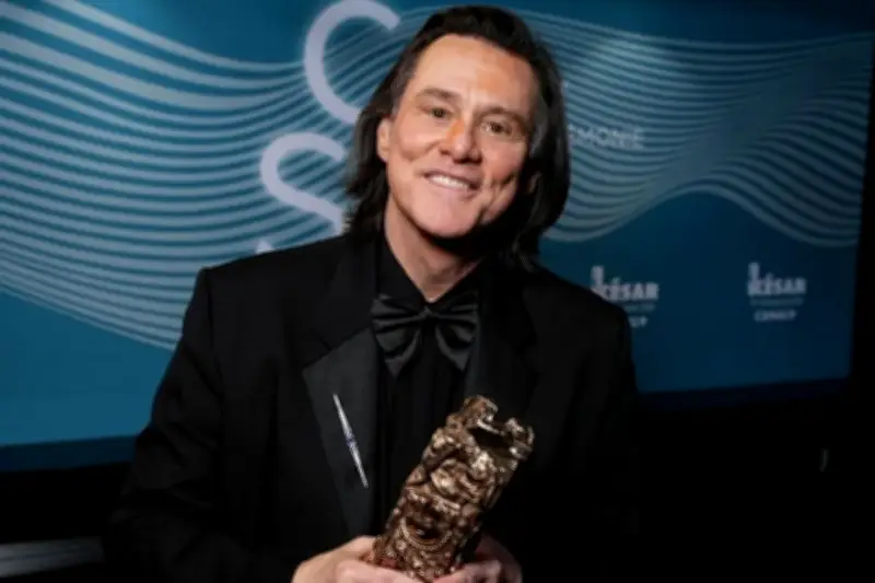 Jim Carrey di César Awards 2026: Penghargaan dan Rumor Penggantian Identitas