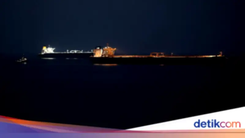 Kapal Kargo Thailand Diserang Iran di Selat Hormuz, 3 Awak Terjebak di Ruang Mesin