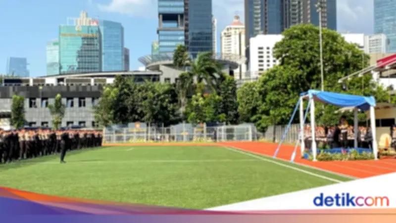 Kapolda Metro Ajak Bintara Brimob Jadi Polisi Humanis, Jangan Sakiti Rakyat