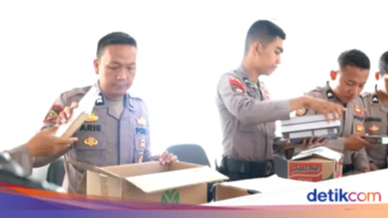 Kapolres Bogor dan Jajarannya Patungan Wakafkan 2.000 Alquran untuk Masyarakat