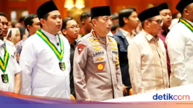 Kapolri Hadiri Buka Puasa Bersama PB SEMMI, Santuni Anak Yatim di Jakarta