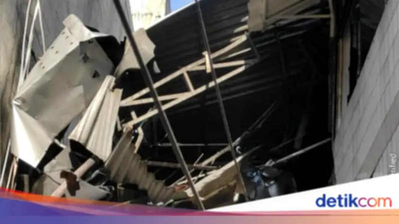 Kebakaran Ruko di Tambora Merembet, Hanguskan Puluhan Rumah dan Lukai Petugas