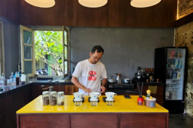 Kedai Kopi Solo Hapus Americano sebagai Respons Serangan AS-Israel ke Iran