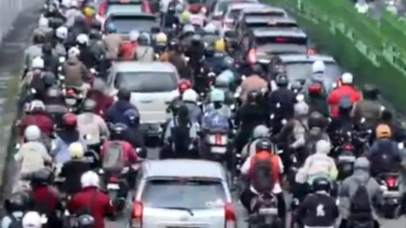 Kemacetan Parah Landa Jaktim Usai Libur Lebaran 2026, Pengendara Keluhkan Kondisi