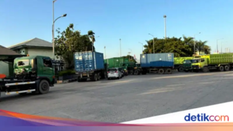 Kemacetan Parah Lumpuhkan Pelabuhan Tanjung Priok, Truk Terpaksa Matikan Mesin