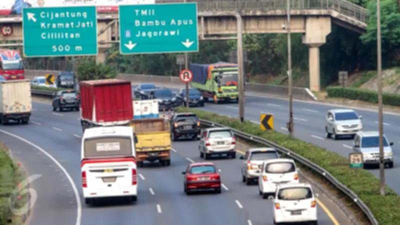 Kepadatan Tol Jakarta Kembali Terjadi di Hari Kedua Pasca-Lebaran 2026