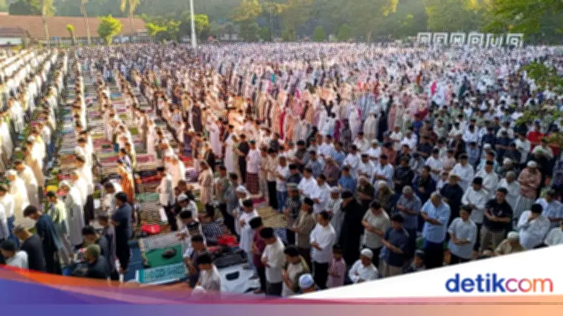 Khidmatnya Salat Id Jemaah Muhammadiyah di Lapangan Sempur Bogor