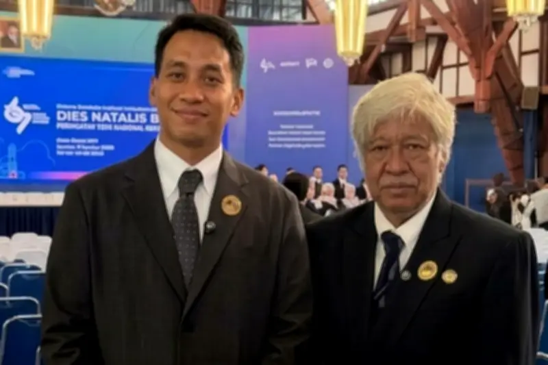 Kisah Inspiratif Ayah dan Anak Raih Penghargaan di Dies Natalis ITB ke-67