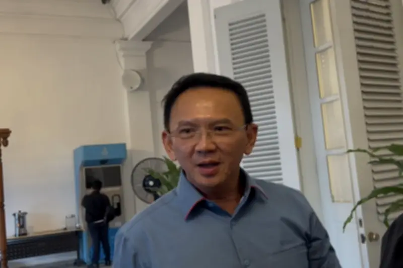 Klaim Bantuan Modal Ahok via WhatsApp Ternyata Hoaks Video AI