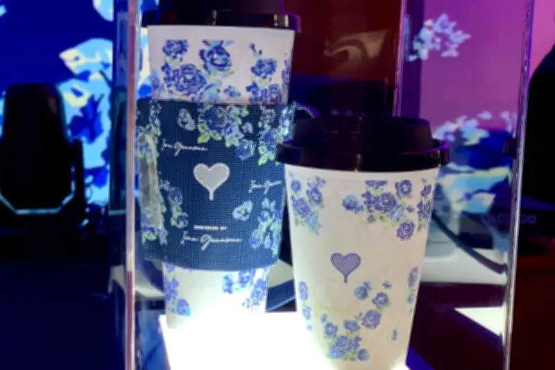 Kopi Kenangan Luncurkan Menu Baru dengan Gelas Karya Ivan Gunawan