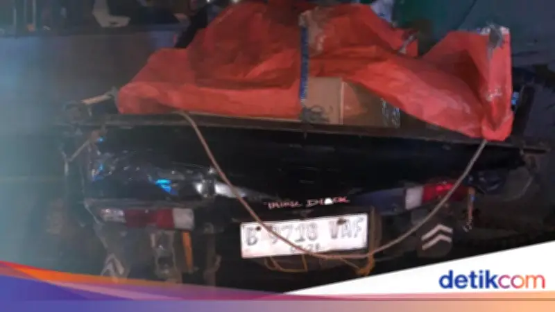 Korban Tewas dalam Tabrakan Beruntun 10 Kendaraan di Tol Cipularang