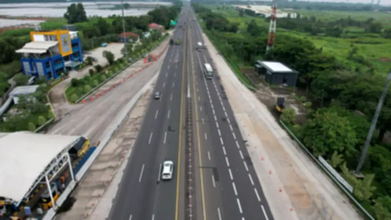Korlantas Polri Berlakukan One Way Lokal di Tol Trans Jawa untuk Arus Balik Lebaran